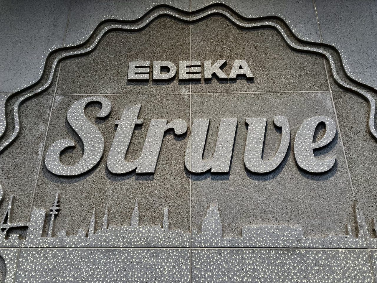 Facade of Supermarket – Lucem GmbH